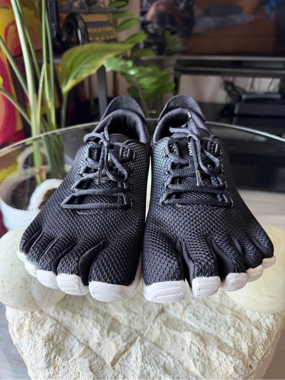Peluva Strand Sport Mesh Men’s 10.5 Black White Five Toe Zero Drop Shoes